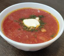 Борщ с курицей и сметаной
