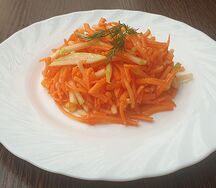 Салат из моркови с яблоком