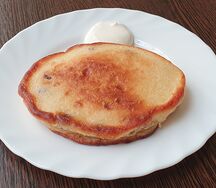 Оладья с изюмом