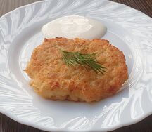 Оладья из цветной капусты со сметаной