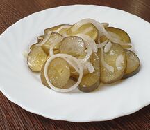 Огурчики соленые с луком