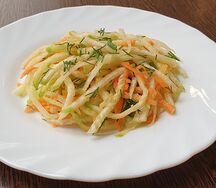 Салат из редьки зеленой с морковью
