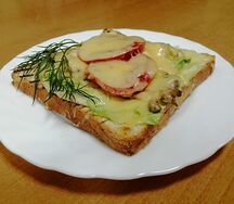 Сэндвич с курицей горячий