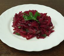 Салат из свеклы с соленым огурцом