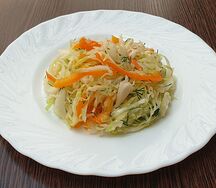 Салат из белокочанной капусты с перцем