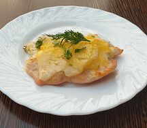 Куриное филе, запеченное с ананасом