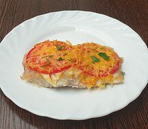 Рыба с помидором