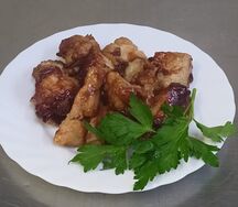 Курица, жаренная под соусом барбекю