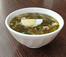 Щи Зеленые с яйцом и сметаной
