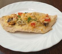 Куриное филе запеченное с баклажаном и сыром