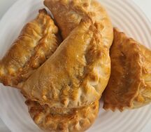 Пирожок с зеленым луком и яйцом