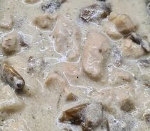 Филе куриной грудки с грибами в сливочном соусе