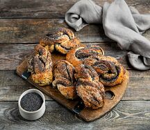 Булочки с маком