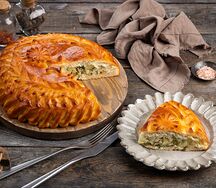 Пирог с картофелем, сыром и кинзой