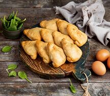 Ржаные пирожки шпинат с яйцом