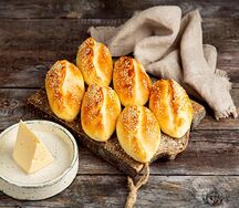 Пирожки с ветчиной и сыром