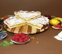 Сдобный пирог с яблоками и лимоном