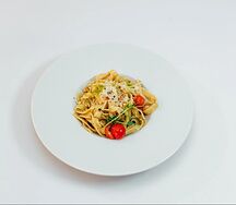 Феттуччине с помидорами черри и соусом песто