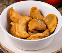 Жареные пельмени с курицей