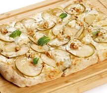 Пицца груша и горгонзола