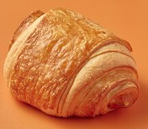 Классический круассан с ветчиной и сыром 