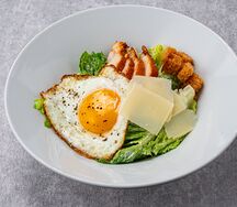 Цезарь с курицей