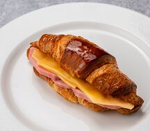 Круассан с сыром и ветчиной из индейки
