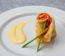 Блин с лососем и крем-сыром
