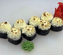 Запеченный ролл Лава с крабом