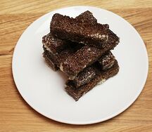 Чесночные гренки с соусом айоли