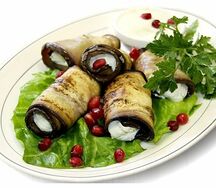 Рулеты из баклажанов с майонезом и зеленью