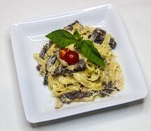 Паста с говядиной и вешенками