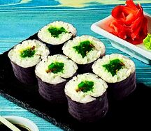 Маки ролл с чукой