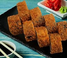 Тёплый ролл в сухарях