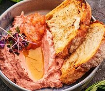 Патэ из печени цесарки с яблочным конфитюром