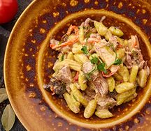 Ньокки с ягненком и сморчками