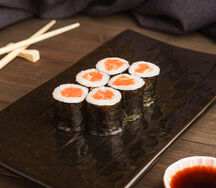 Мини-ролл с лососем