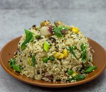 Wok из риса с морепродуктами