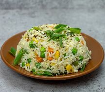 Wok из риса с яйцом