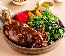 Баранья лопатка с гарниром