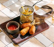 Детские колбаски из сказки с картофелем фри