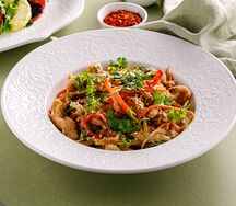 Тайский салат с курицей