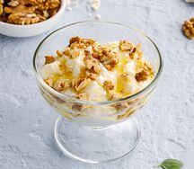 Мацони с медом и грецким орехом