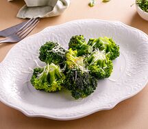 Брокколи с пармезаном