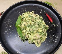 Паста с курицей и шпинатом