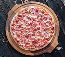 Пицца Четыре мяса (традиционное тесто)