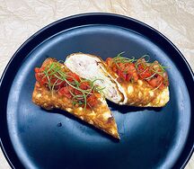 Омлет с томатной сальсой