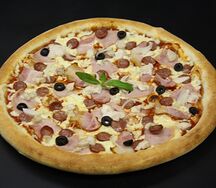 Пицца Четыре мяса (тонкое тесто)