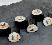 Маки с угрем