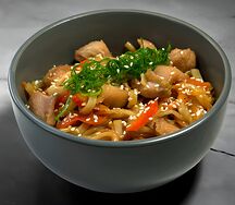 Удон с курицей терияки